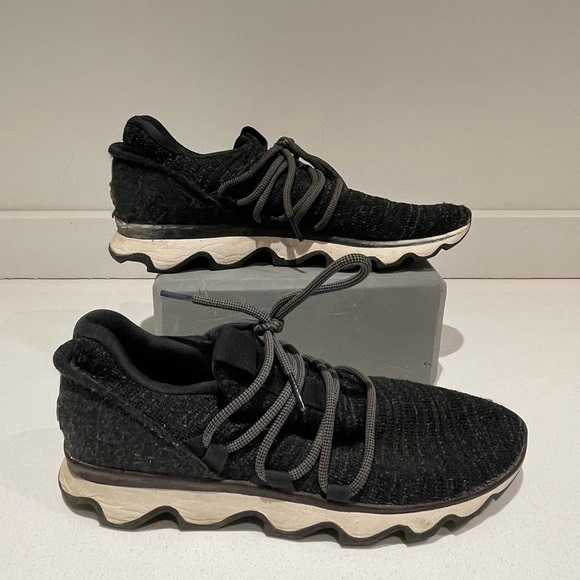 $120 Sorel kinetic tie black women’s comfort style sneakers tennis shoes size 10 - Picture 1 of 8